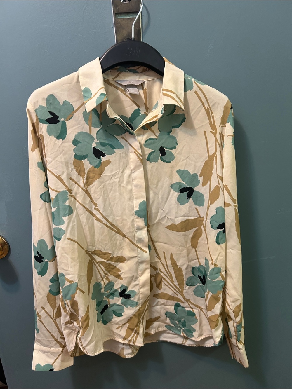 Women’s H&M Floral Button-Up Blouse Cream with Teal Floral Print Size SMALL